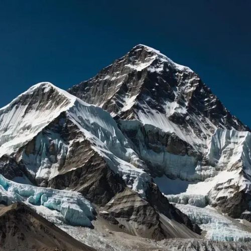 Descubra como o Mount Everest cresce 4mm a cada ano