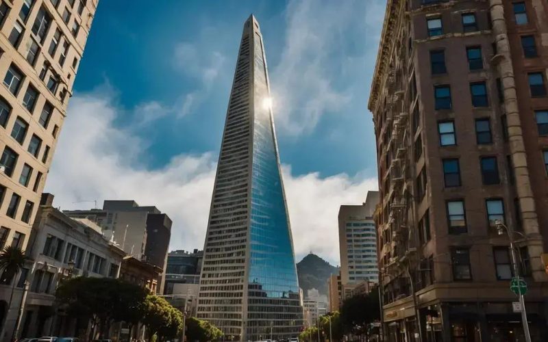 Inacreditável: Homem Sobrevive a Queda de 324 Pés na Transamerica Pyramid